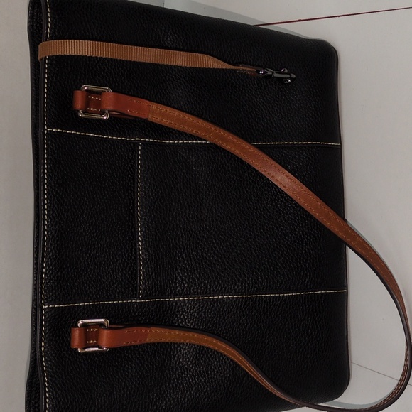 Pebbled Black Dooney & Bourke Learher Tote Red Lining - Picture 6 of 17